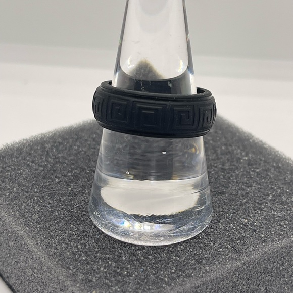 NWT - Silicone Breathable Ring - Size 10 - Picture 2 of 10